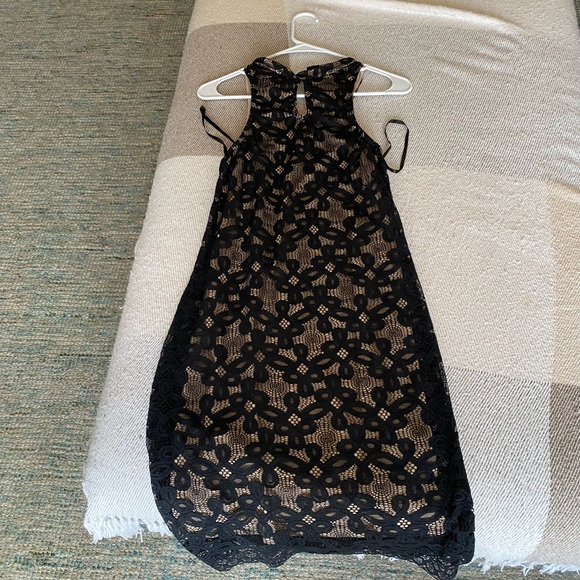 Black and nude dress - Picture 3 of 5